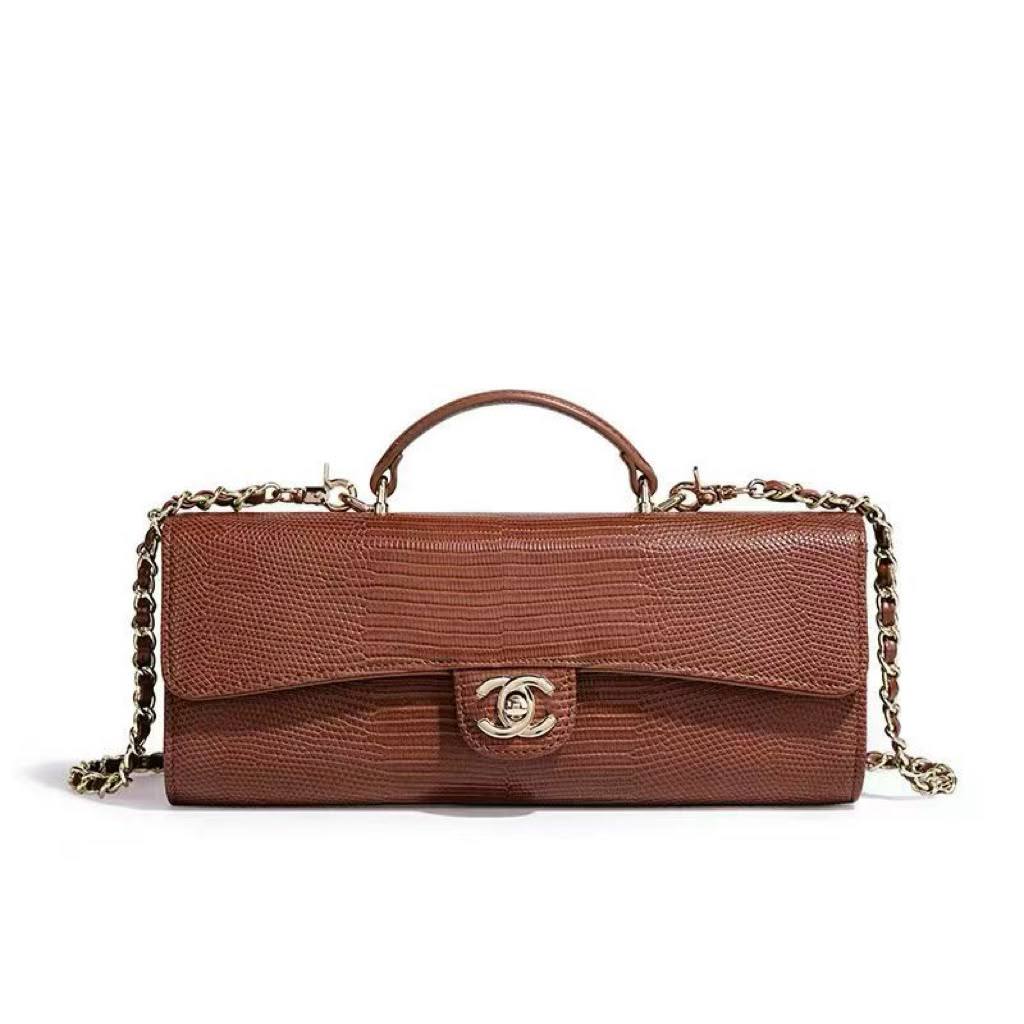 CHANEL 

NEW CAME 

GOOD QUALITY 

105 dhs🇦🇪🇦🇪

Size :25cm

Zain39
Zain295
Zain17
♥️♥️♥️