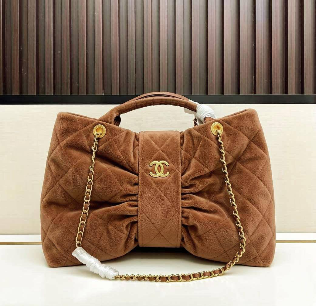 CHANEL 
150 dhs✅

Zain295
♥️♥️♥️