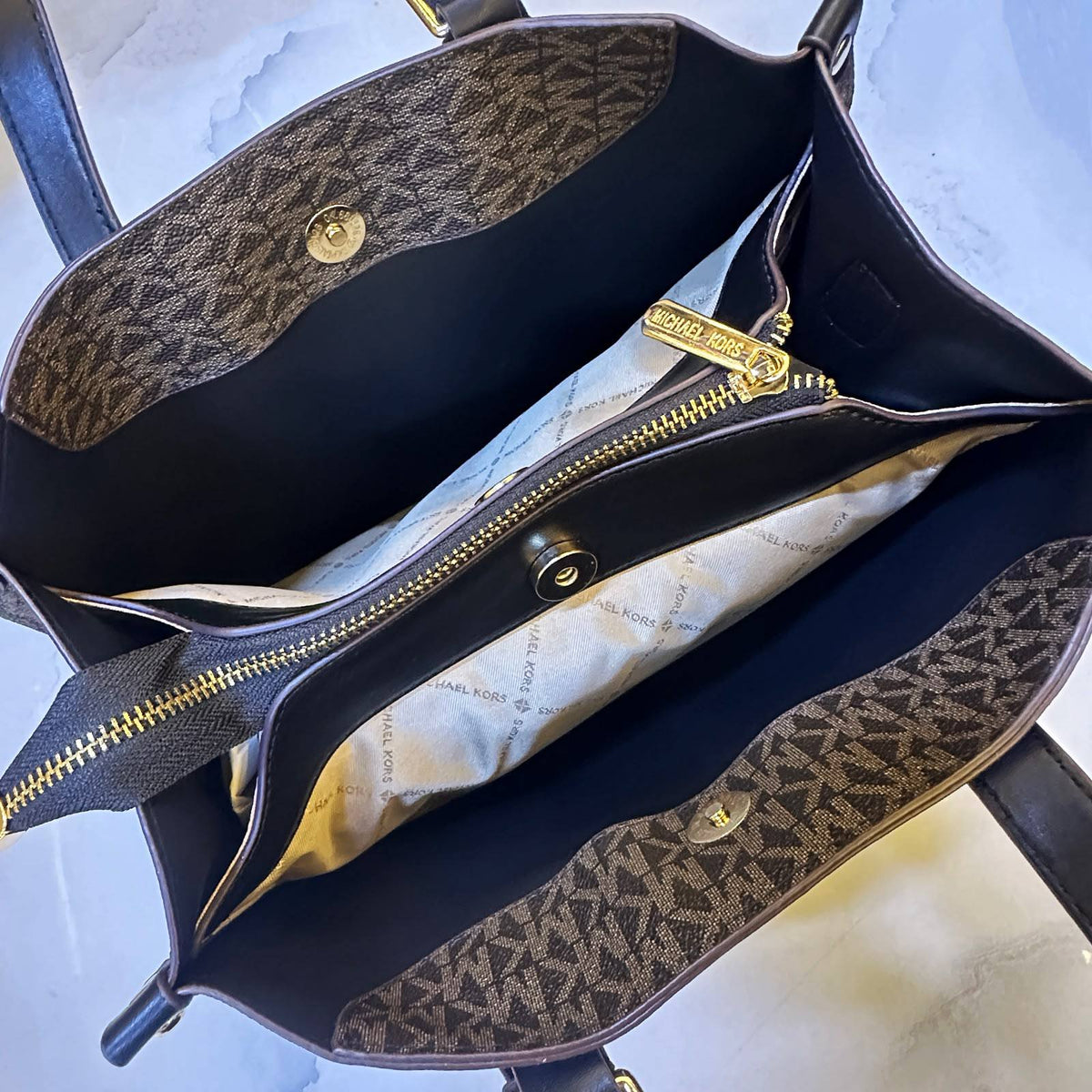 MK 

NEW CAME 

GOOD QUALITY 
115 dhs🇦🇪🇦🇪


Zain39
♥️♥️♥️