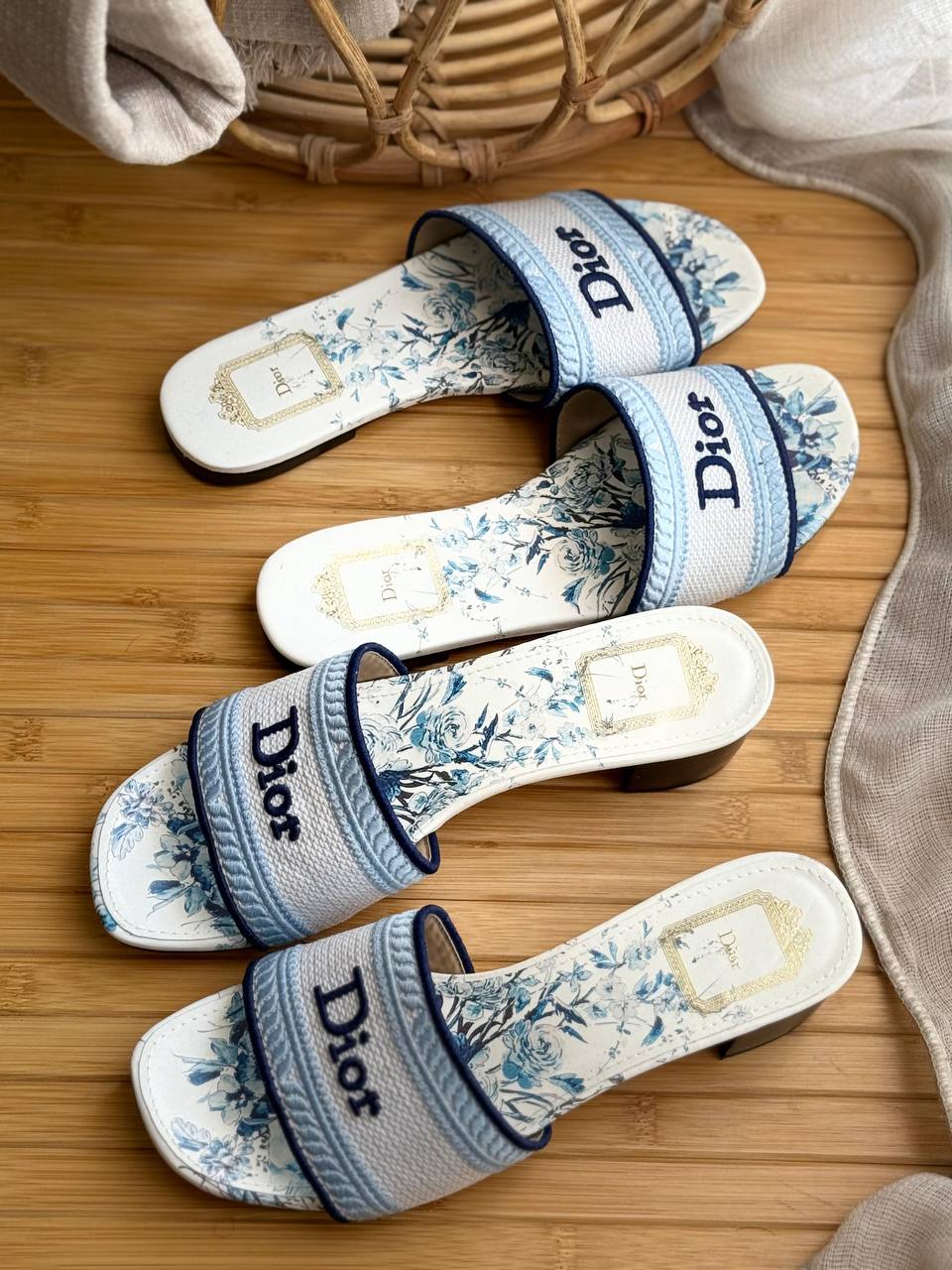 𝐃𝐢𝐨𝐫 Dior
AAA+ Quality
𝗦𝗶𝘇𝗲 𝟯𝟲 𝘁𝗼𝗼 𝟰𝟭
450 dhs✅

Zain303
♥️♥️♥️
