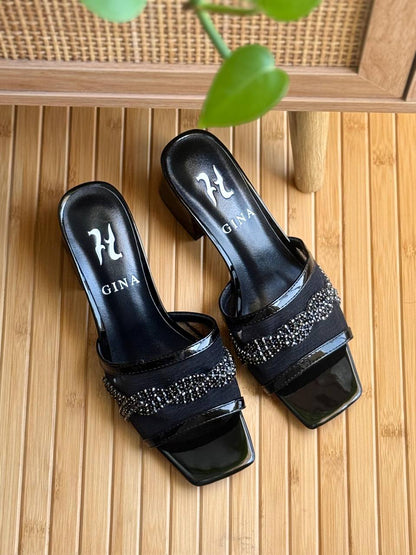 𝗚𝗶𝗻𝗮
𝗦𝗶𝘇𝗲 𝟯𝟲 𝘁𝗼𝗼 𝟰𝟭 
450 dhs🪙🌨️

Zain178
♥️♥️♥️