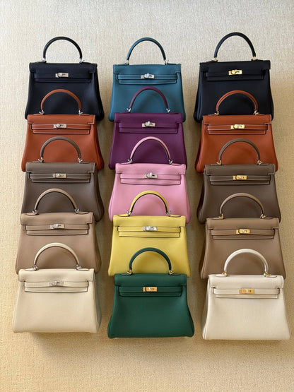 Hermes

kelly 25cm💕

master quality😍with box❤️
🎁🎁🎁

400 dhs❤️💚❤️

Zain52
♥️♥️♥️
