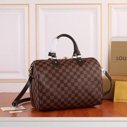 LV SPEEDY 

NEW CAME 30CM ,

GOOD QUALITY 

WITH BOX 
110 dhs🇦🇪🇦🇪

Zain39
♥️♥️♥️