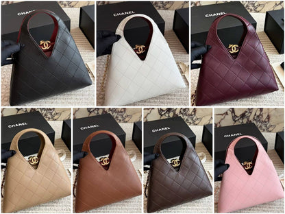 Chanel 
130 dhs🇦🇪🇦🇪

size 23×5×25cm

Zain42
♥️♥️♥️