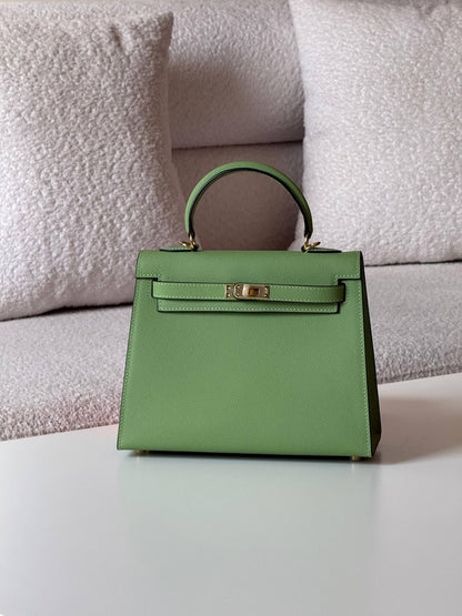 Hermes kelly 25cm💕master quality😍

with box❤️
🎁🎁🎁

380 dhs🪙🌨️

Zain52
♥️♥️♥️
