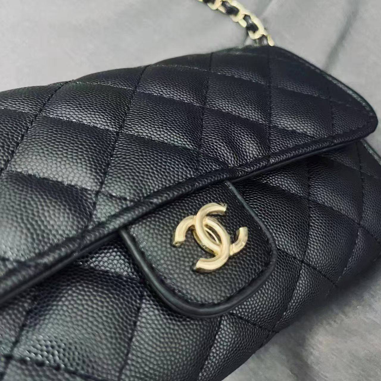 Chanel

with box
🎁🎁🎁

90 dhs❣️

Zain07
♥️♥️♥️