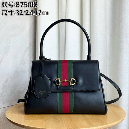 Gucci  
Master
Size:37cm 
270 dhs✅

size:32cm 
260 dhs✅

Zain114
♥️♥️♥️