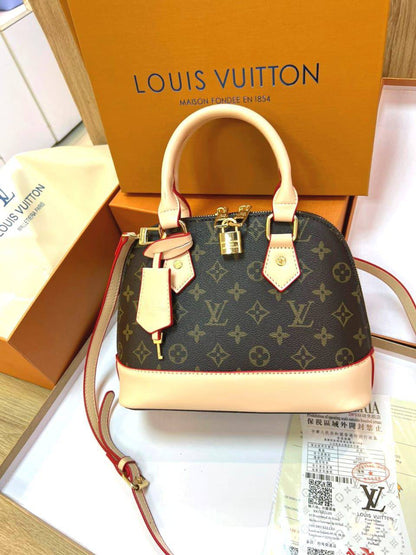 LV
Alma 
Good Quality 
With Box 
🎁🎁🎁

90 dhs✅

Zain250
♥️♥️♥️