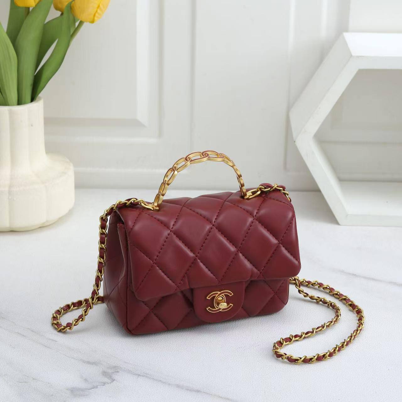 💗 Chanel CF 23A
1️⃣ First quality +🎁
Size : 20 * 13 cm
90 dhs✅
with box 🎁

Zain115
♥️♥️♥️