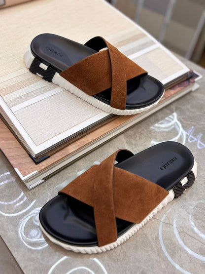Hermes 
120 dhs✅
Size 40-45

Zain55
♥️♥️♥️