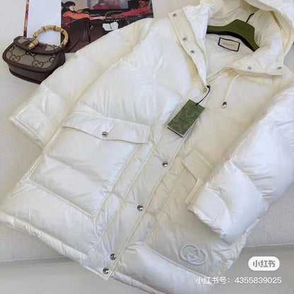 *New collections 💕💕   
350 dhs🪙🌨️
*good  quality  
*Sizes:S M L xl* 
*AVAILABL winter jacket

Zain231
♥️♥️♥️