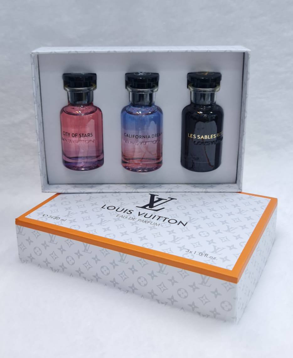 Perfume Boxes
55 dhs✅

Zain64
♥️♥️♥️