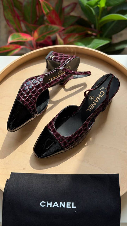 CHANEL
Available  🤩
Master quality 
Size: 36 to 41

460 dhs🇦🇪🇦🇪

Zain318
♥️♥️♥️
