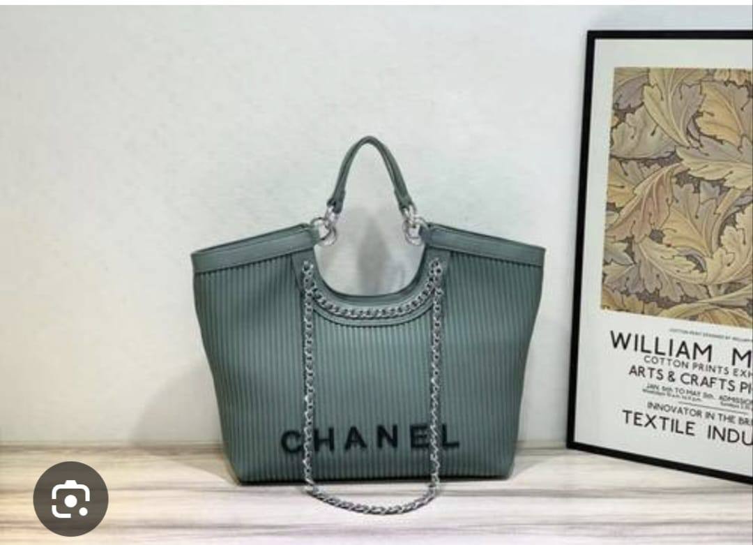 Chanel
110 dhs💓

Zain143