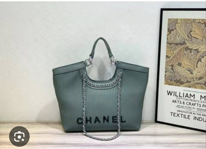 Chanel
110 dhs💓

Zain143