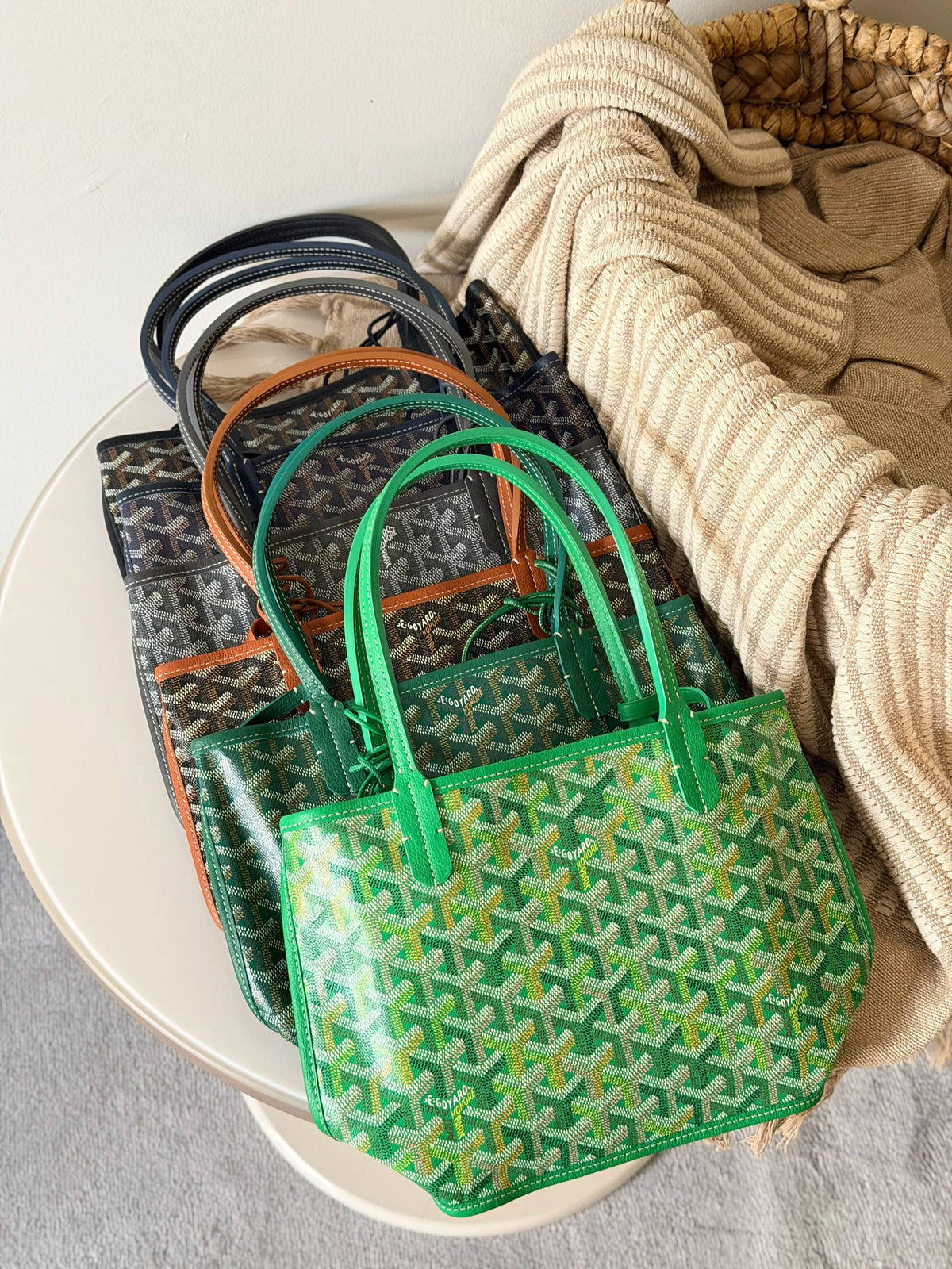 Goyard 
Vipp quality 
Size: 21 cm

For Price 👇 WhatsApp✅
0568585901 
0507557372
0552275751 Owner Zain 👌

Zain315
♥️♥️♥️
