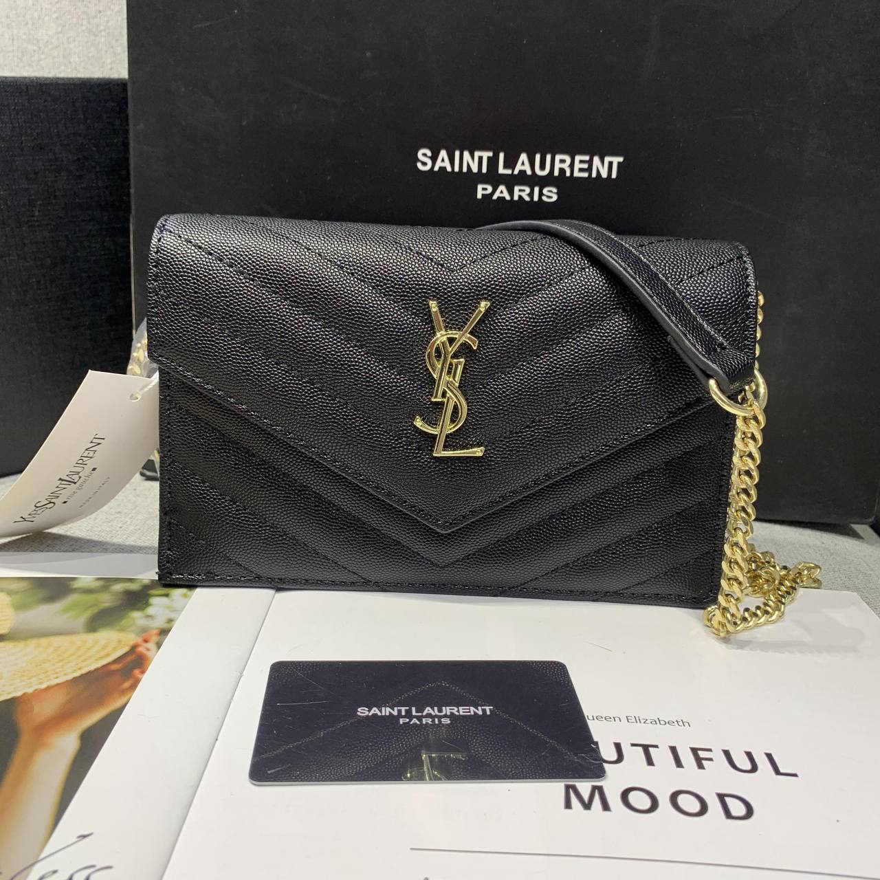 YSL
Best quality with box
95 dhs🇦🇪🇦🇪
size 19CM

Zain290
♥️♥️♥️