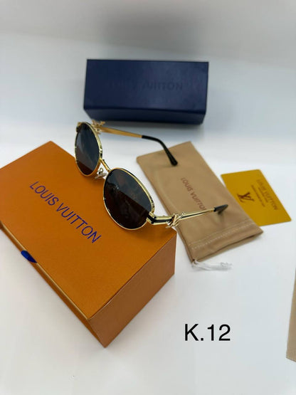 MIU MIU 
Sunglasses 🕶️ 
Copy one 💯
good quality 💯
With original boxes 🗃️ 

55 dhs 


Zain216