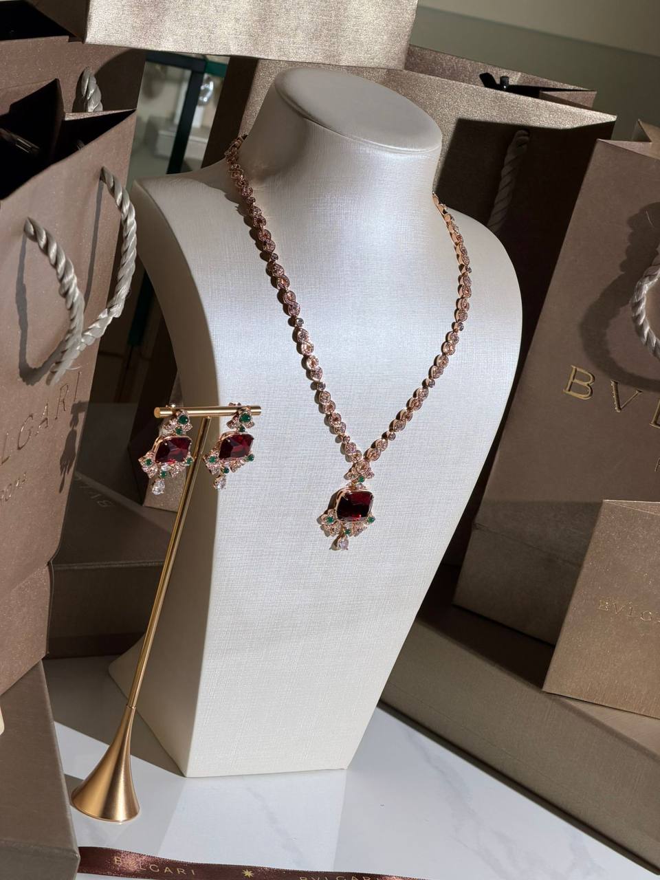 *BVlGARI*
New Collection 😍

Quality: Super Master 
Non -Tarnish color
* Necklace 
* ⁠Earrings
* ⁠For Price 👇 WTSP Text Zain 0568585901
* ⁠
* ⁠Zain268
♥️♥️♥️