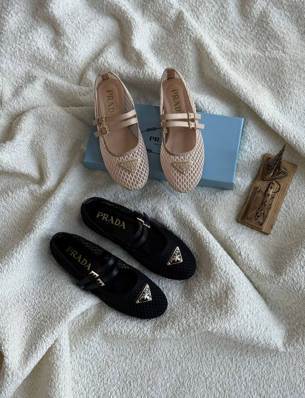 New.  Prada shoes

   Size  .  36.  to 41

115 dhs🪙🌨️

Zain80
♥️♥️♥️
