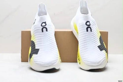 On Cloudboom white yellow 
NEW ARRIVALS 🤩
40-45 AVAILABLE 😇
190 dhs🇦🇪🇦🇪

Zain242
♥️♥️♥️