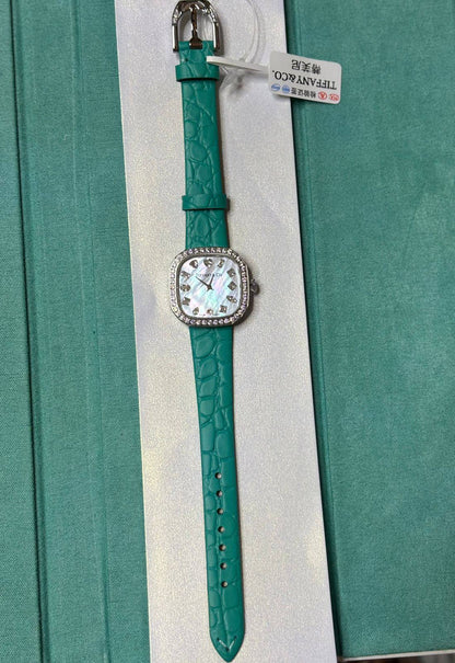 Tiffany
_*WOMEN*_
_MASTER QUALITY_

550 dhs💓
___WITH BOX_____❒
🎁🎁🎁

Zain108
♥️♥️♥️