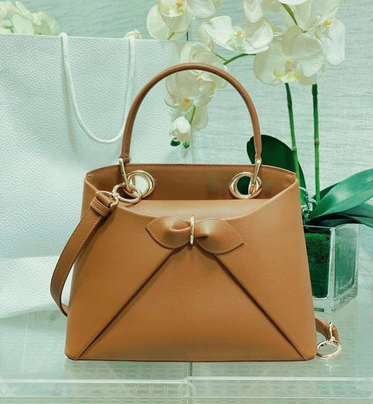 DIOR
GOOD QUALITY
110 dhs✅

Zain39
♥️♥️♥️
