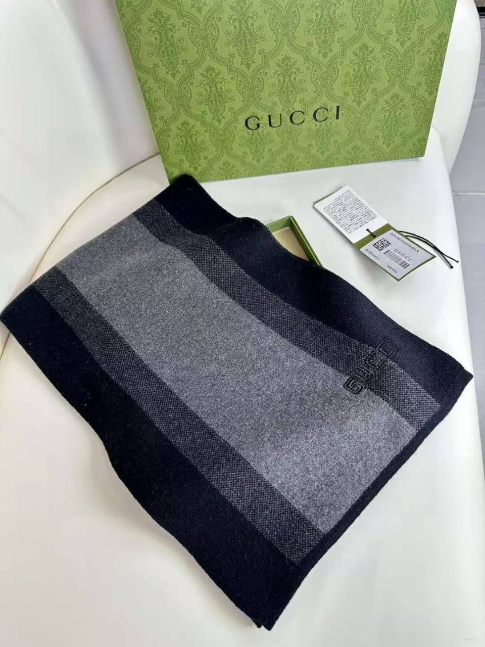 NEW COLLECTION👌🏻
Louis Vuitton SCARF MAN❤‍🔥
 MASTER Quality👑With Original Packaging👌🏻

230 dhs🇦🇪🇦🇪

Zain329
♥️♥️♥️