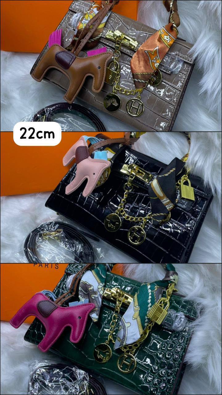 Hermes
with box🎁
95 dhs✅

Zain72
♥️♥️♥️