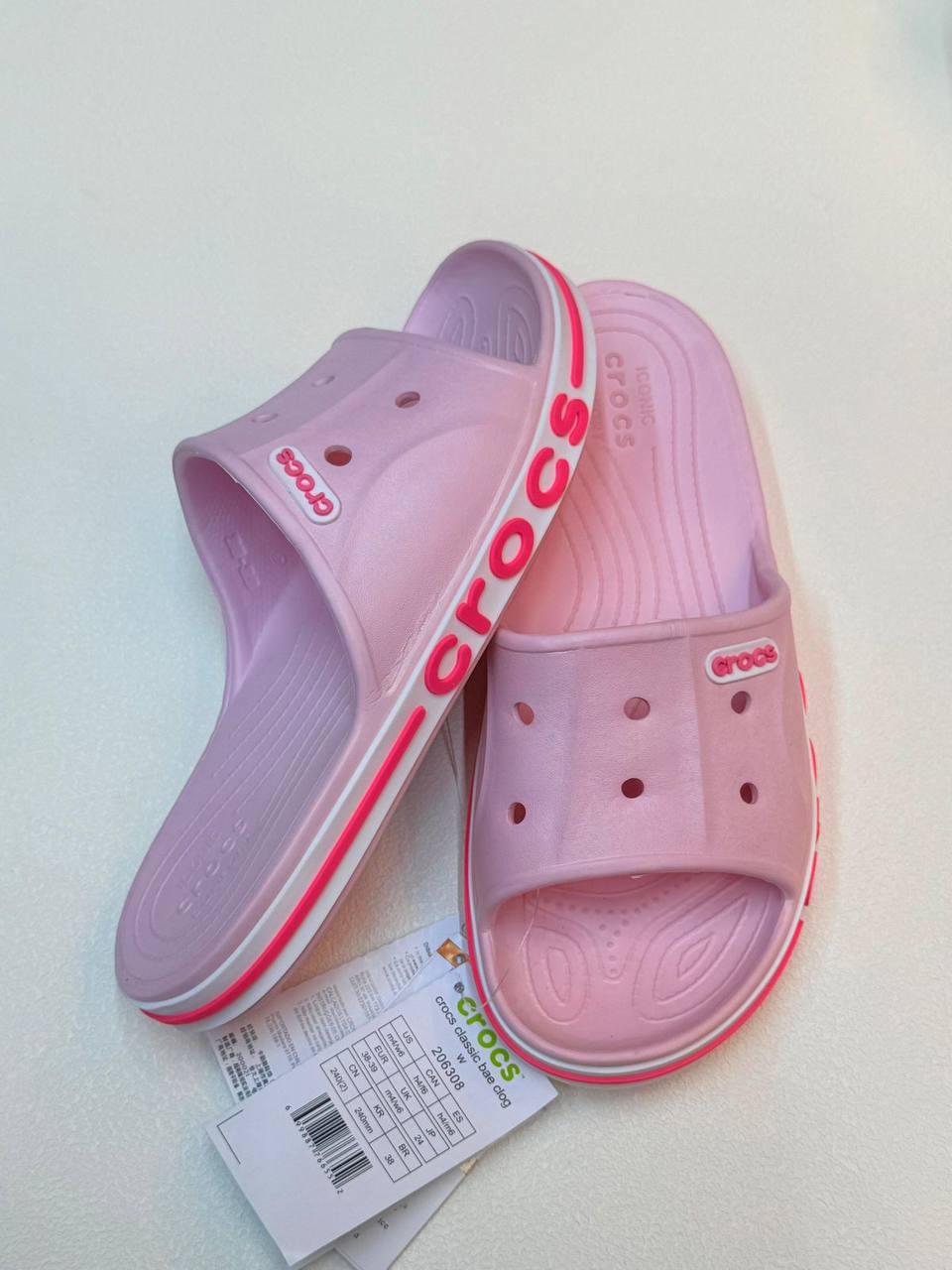 crocs unisex
Size 36to45
40 dhs🪙🌺

Zain236