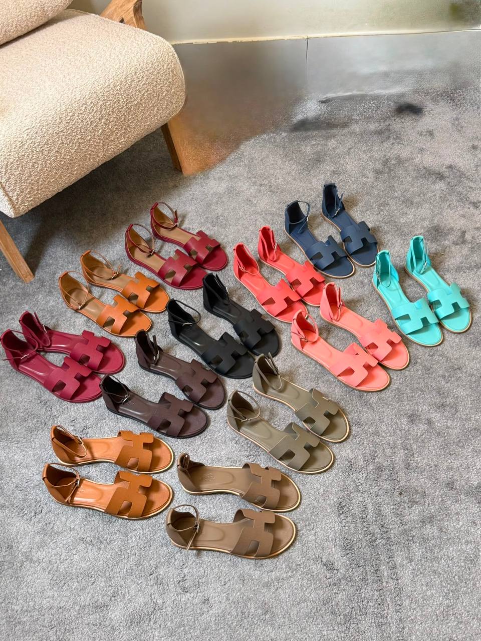 Hermes 🖤
✨ 𝐀𝐯𝐚𝐢𝐥𝐚𝐛𝐥𝐞 𝐍𝐨𝐰
✨ 𝐒𝐢𝐳𝐞𝐬: 𝟑𝟔 — 𝟒𝟏
450 dhs💓

Zain298
♥️♥️♥️