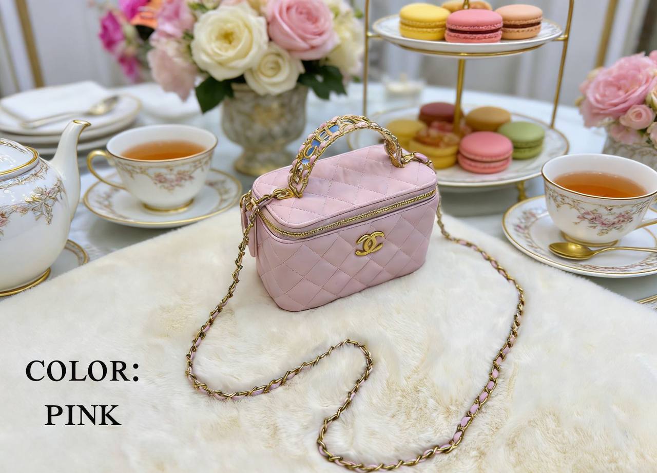 Chanel ᴠᴀɴɪᴛʏ ᴛᴏᴘ ʜᴀɴᴅʟᴇ
ᴍɪʀʀᴏʀ ɪɴsɪᴅᴇ
ᴡɪᴛʜʙᴏx🎁
Caviar ᴍᴀᴛᴇʀɪᴀʟ 
sɪᴢᴇ:18ᴄᴍ
100 dhs✅

Zain56
♥️♥️♥️