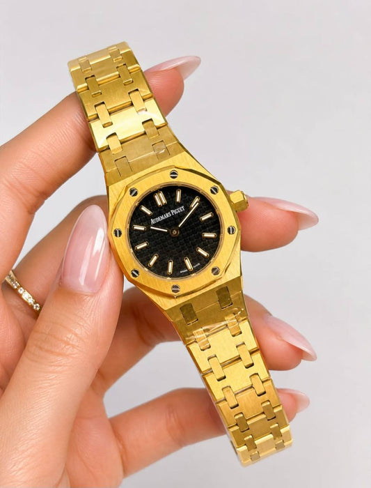 Ap watch for ladies 
good quality 
310 dhs✅
 (size 23mm )

Zain59
♥️♥️♥️