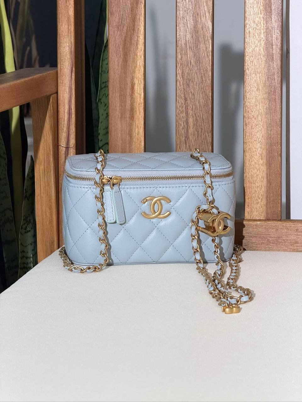 CHANEL 
Super Master Quality ⚡️
Original Packing 🎁
Size 17Cm📏
For Price 👇 WhatsApp✅
0568585901 
0507557372
0552275751 Owner Zain 👌

Zain321
♥️♥️♥️
