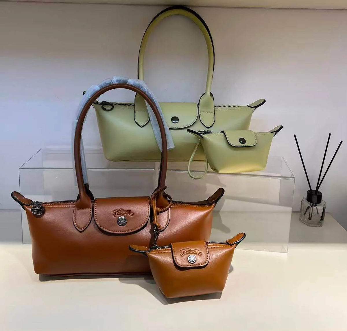 Valentino - JW PEI - BOTTEGA - D&G - PRADA - PATEK - Chanel - Fendi - Dior - MK - Loro Piana - LV - Aquazzura - Jimmy Choo - Christian Louboutin - Van Cleef - APM - Rolex - Cartier - Hermes - Gucci - Polene - ALO - Coach - Loewe - Adidas - Nike - YSL - QC