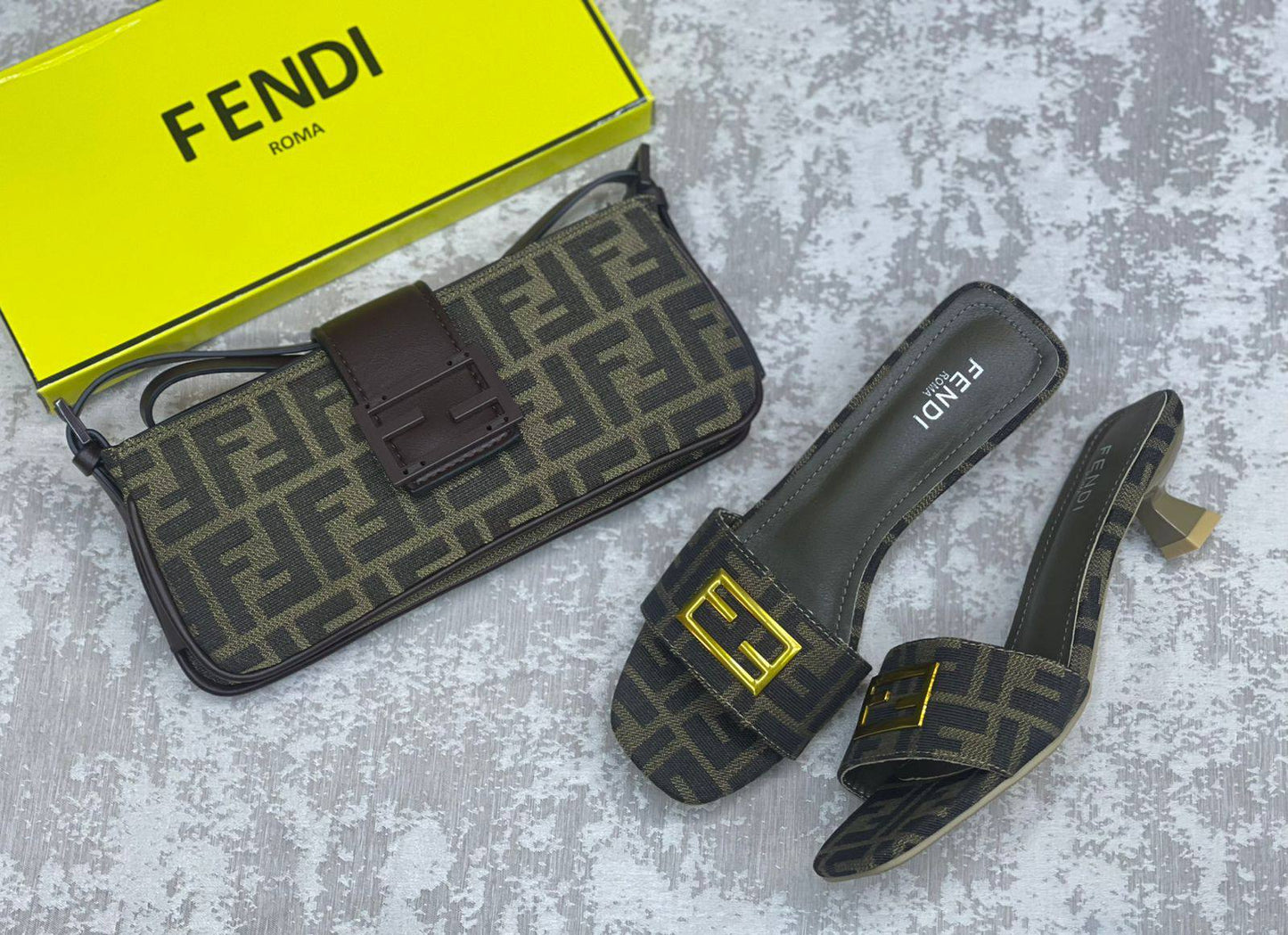 Fendi
Bag&shoes. Set.  
Size 37-38-39
200 dhs❣️

Zain175
♥️♥️♥️