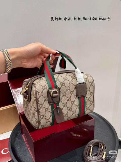 GUCCI
90 dhs🪙🌨️

size    20×13×13cm  
withbox
🎁🎁🎁

Zain04
♥️♥️♥️