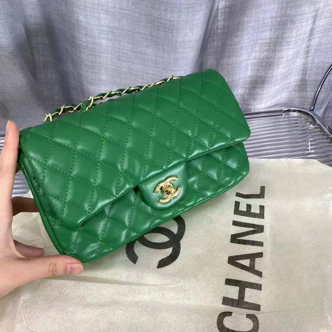 Chanel


With box 🎁🎁🎁

75 dhs❣️

Zain50
♥️♥️♥️