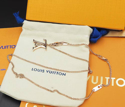 LV NECKLACE
MASTER✨💫
50 DHS✅
WITH BOX AND PAPER BAG 🎁🛍️

Zain89
♥️♥️♥️