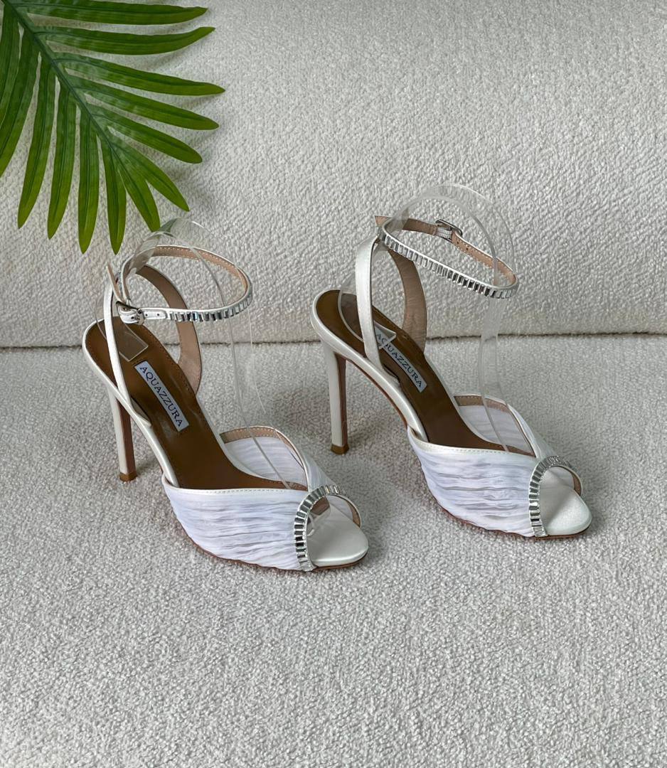 AQUAZZURA
SuperMaster Quality 💯
450 dhs🪙🌨️
Size: 36-41💥

Zain171
♥️♥️♥️