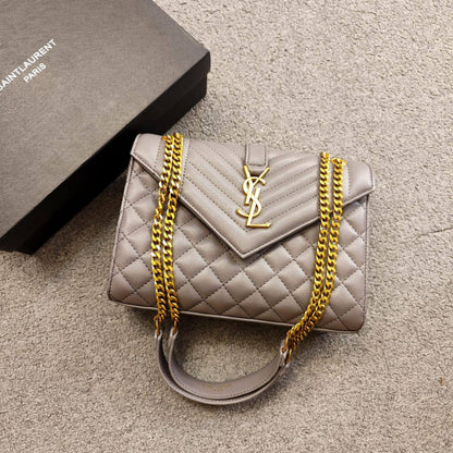 YSL
90 dhs✅
high quality 
with box24cm

Zain26
♥️♥️♥️