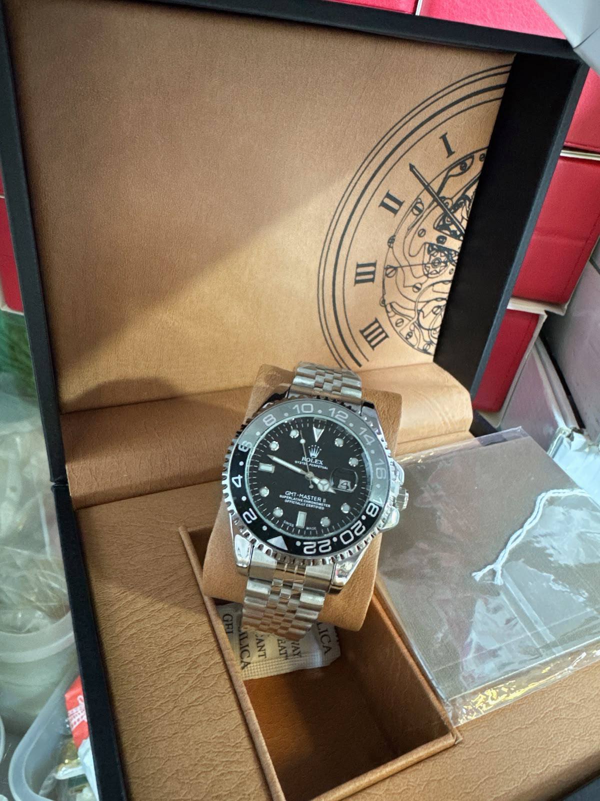 Rolex GMT 
55 dhs🇦🇪🇦🇪

Zain45
♥️♥️♥️