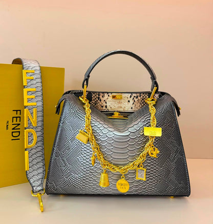 FENDI 
COPY ONE 
210 dhs✅

Zain39
♥️♥️♥️