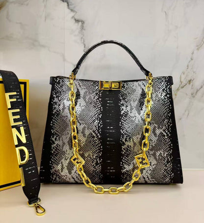 FENDI COPY ONE

 NEW CAME 

WITH BOX 
🎁🎁🎁

180 dhs🪙🌨️

Zain39
♥️♥️♥️