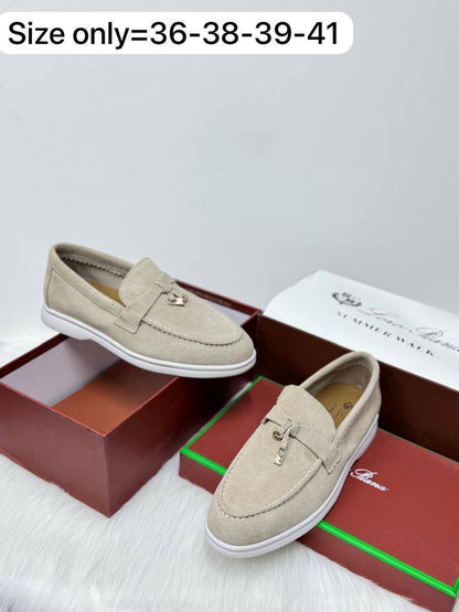 Loro Piana 
𝐇𝐢𝐠𝐡 𝐪𝐮𝐚𝐥𝐢𝐭𝐲 💯 
130 dhs✅

Zain86
♥️♥️♥️