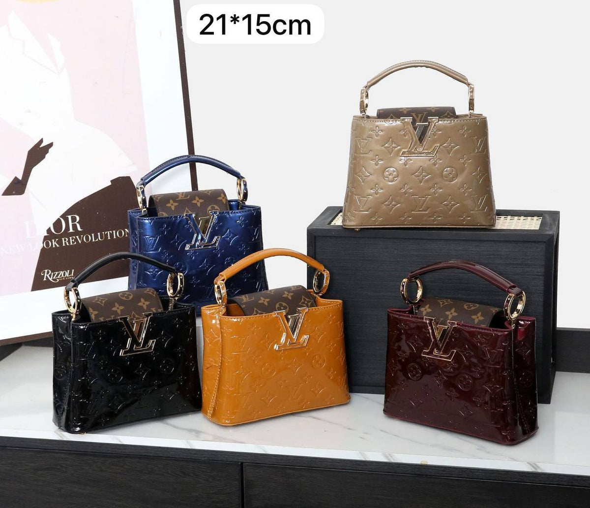 ❤️ LV Capitalcines
1️⃣ First Quality +🎁
Size : 21 * 15 cm
100 dhs🇦🇪🇦🇪

with box🎁

Zain115 
♥️♥️♥️