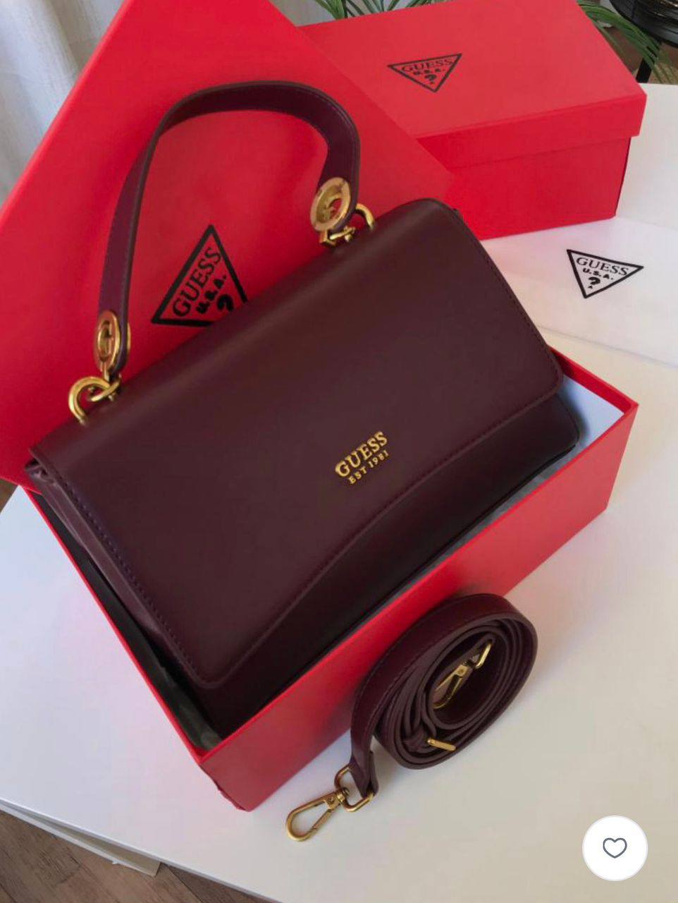 Guess
95 dhs❤️
SIZE：24cm
good quality  

with box
🎁🎁🎁

Zain35
♥️♥️♥️