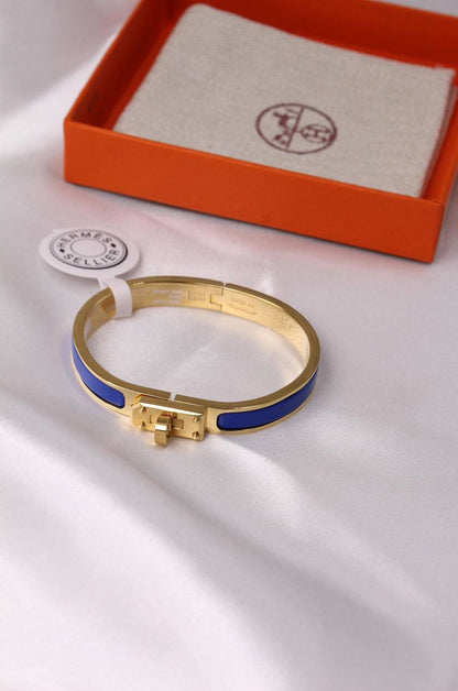 *HERMES*  🧡🐎
    *  ⬆️MINI CLIC KELLY BRACELET
* ⁠↗️ *Super Master Quality* ®️
* ⁠Gold Plated
* ⁠Size 17cm
*125 dhs👑* with *Normal* Box & Bag
*145 dhs👑* with *Orignal* Packaging 🎁

Zain209
♥️♥️♥️