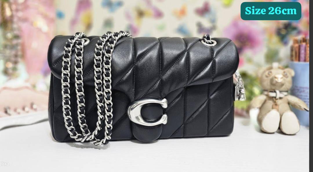 Coach
Good quality 
with box 
🎁🎁🎁

110 dhs✅

Zain186
♥️♥️♥️