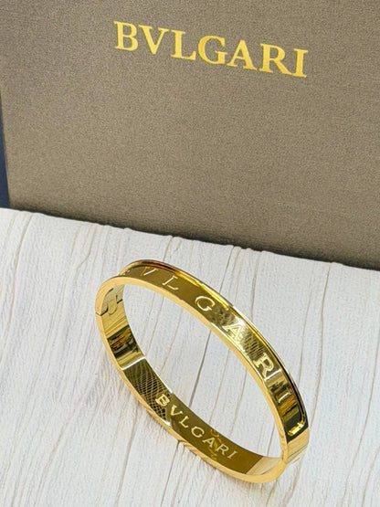 Stainless steel🍁 

Bangle ✨

 Non turnish💕

20 dhs🇦🇪🇦🇪

Zain263
♥️♥️♥️